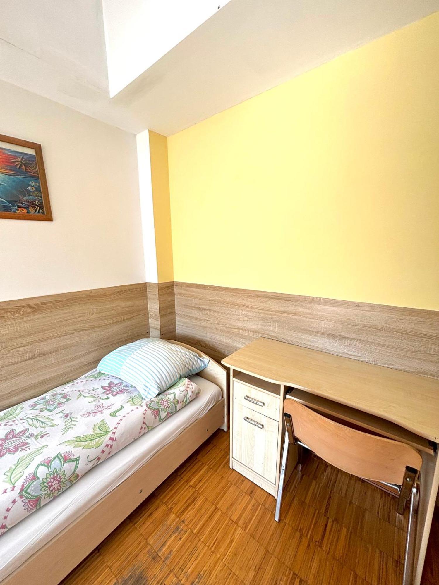 Hostel Nuove Frontiere Nysa Exterior photo