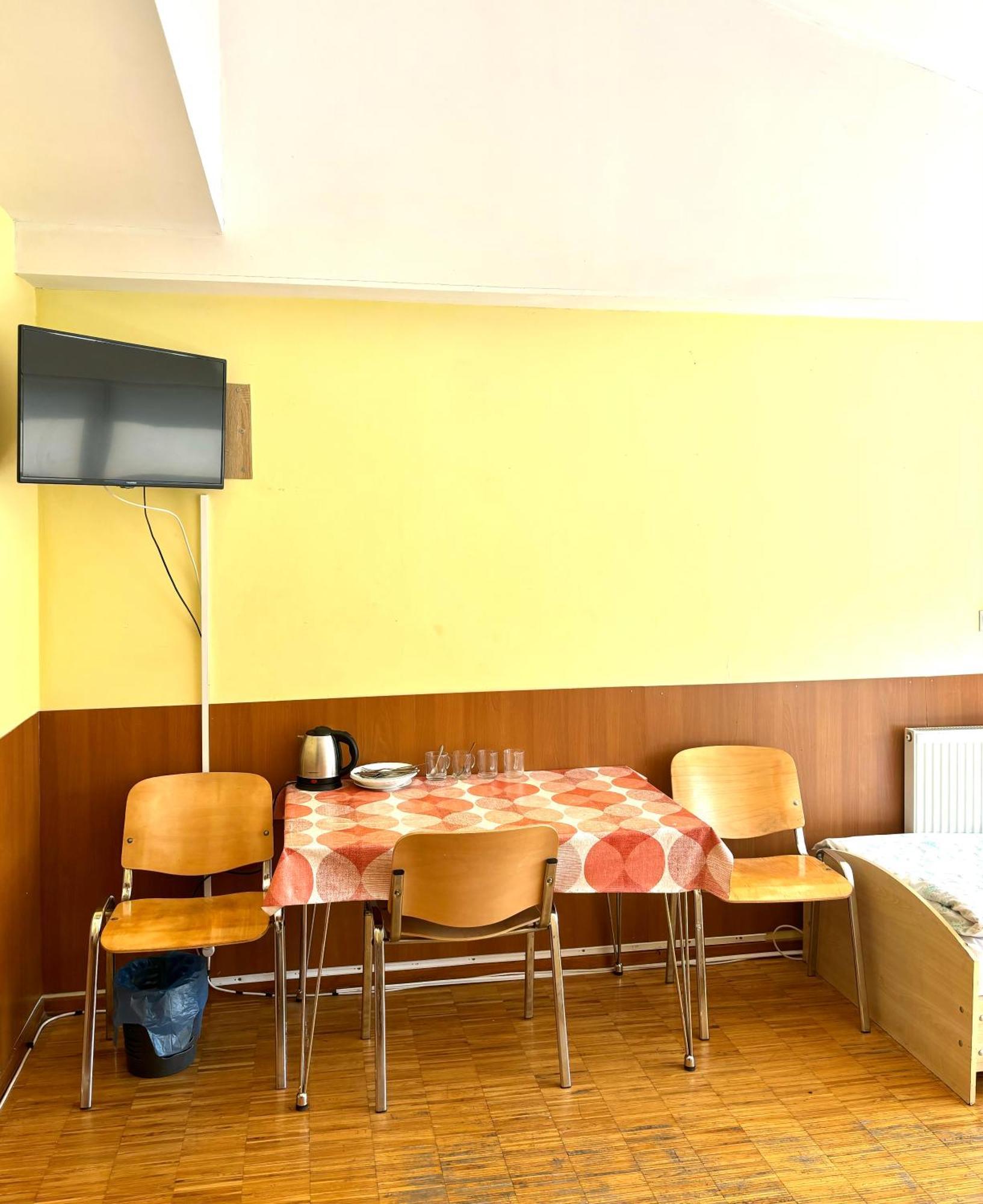 Hostel Nuove Frontiere Nysa Exterior photo