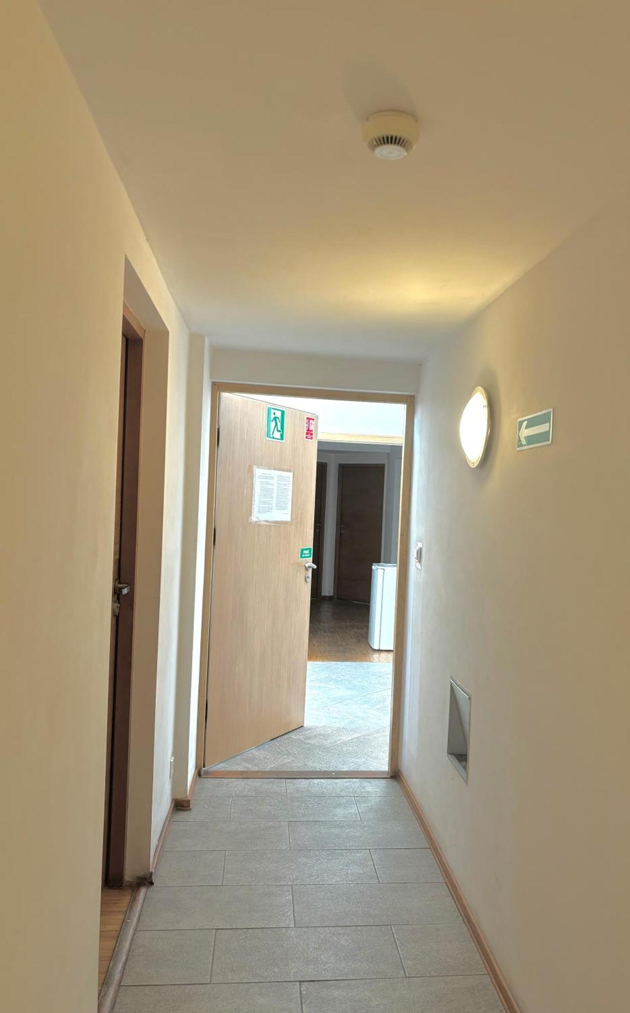 Hostel Nuove Frontiere Nysa Exterior photo